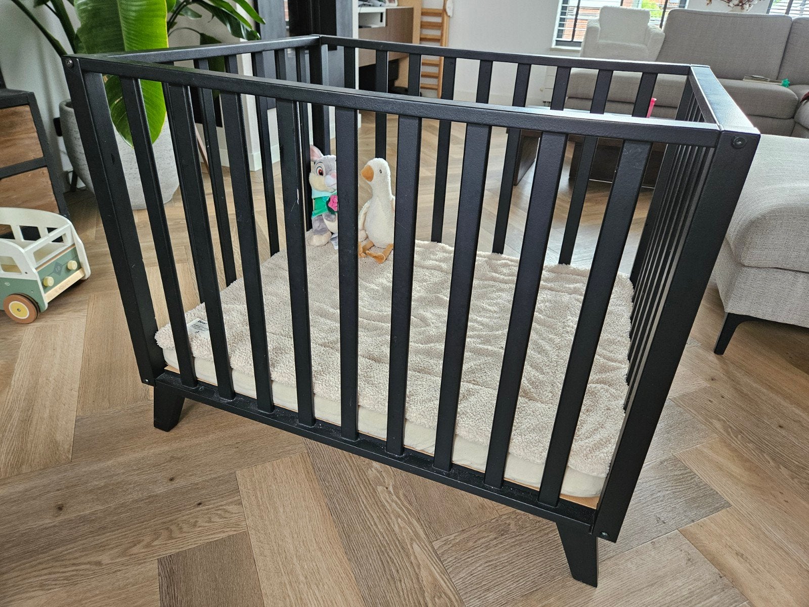 Zwarte box met Jollein boxkleed 80x100 cm, Kinderen en Baby's, Boxen, Gebruikt, Rechthoekig, Boxkleed, Ophalen