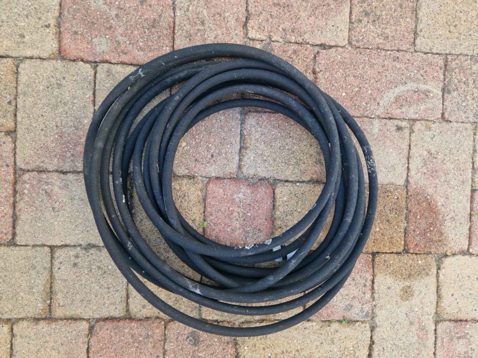 Druppelslang 12+ meter voor efficiënte tuinirrigatie, Ophalen of Verzenden, Zo goed als nieuw