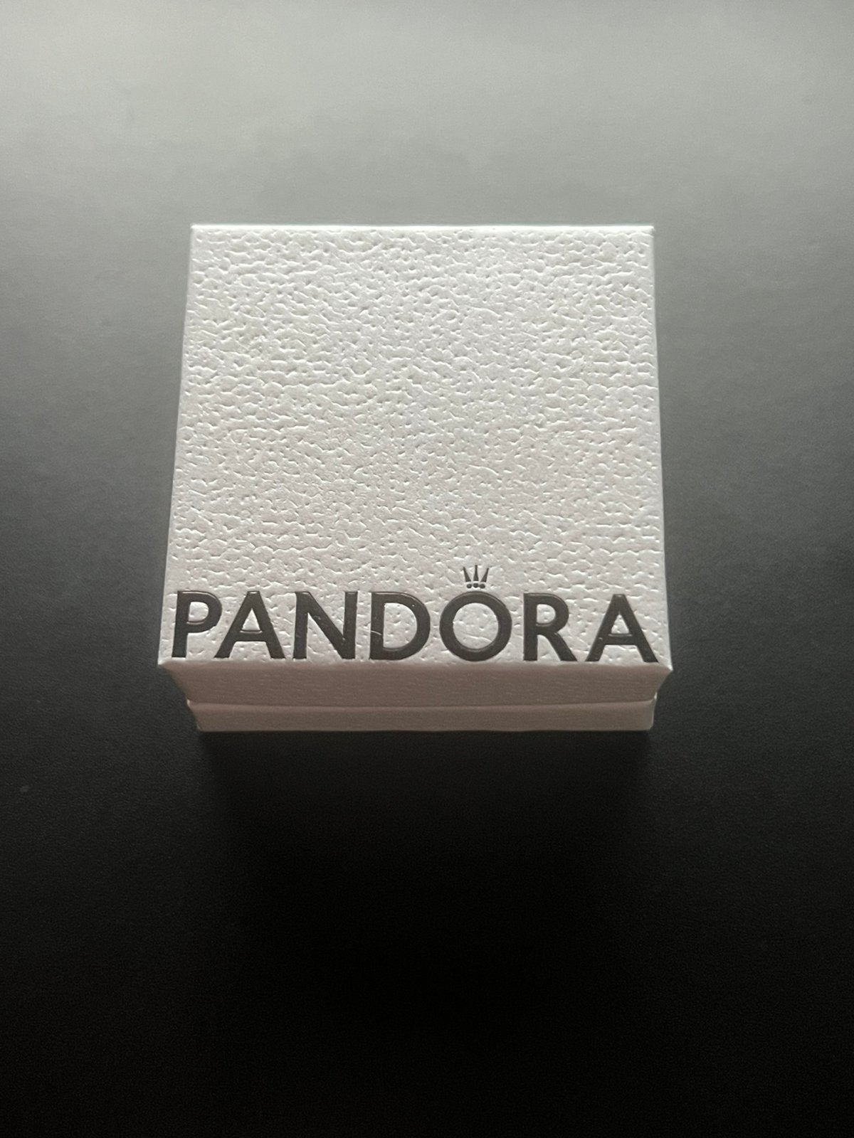 Pandora ring Maat 6, Ophalen, Zo goed als nieuw, Zwart, Handen en Nagels