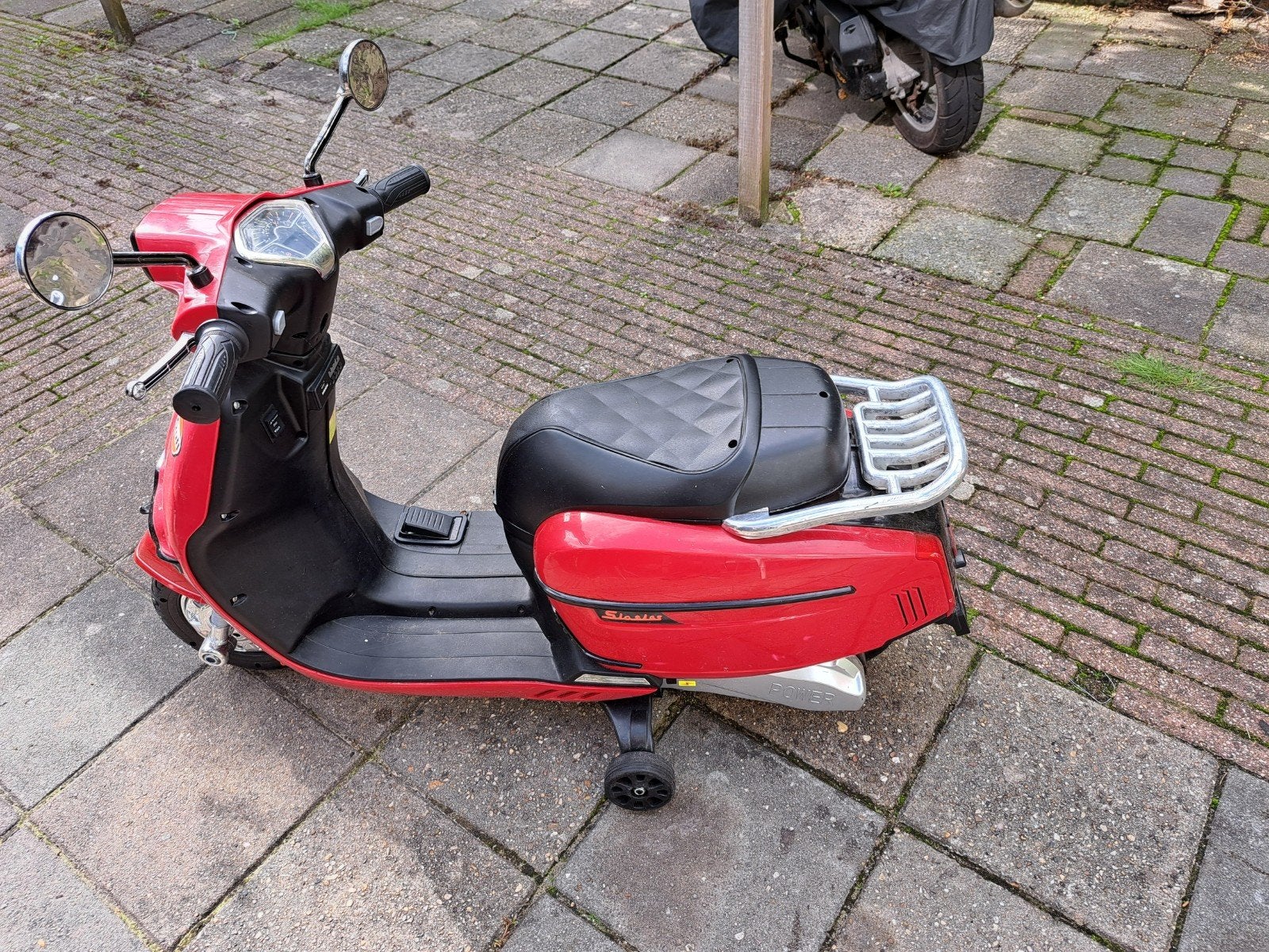 Elektrische Kinderscooter Rood - 3-10 jaar, Ophalen of Verzenden, Gebruikt, Overige typen