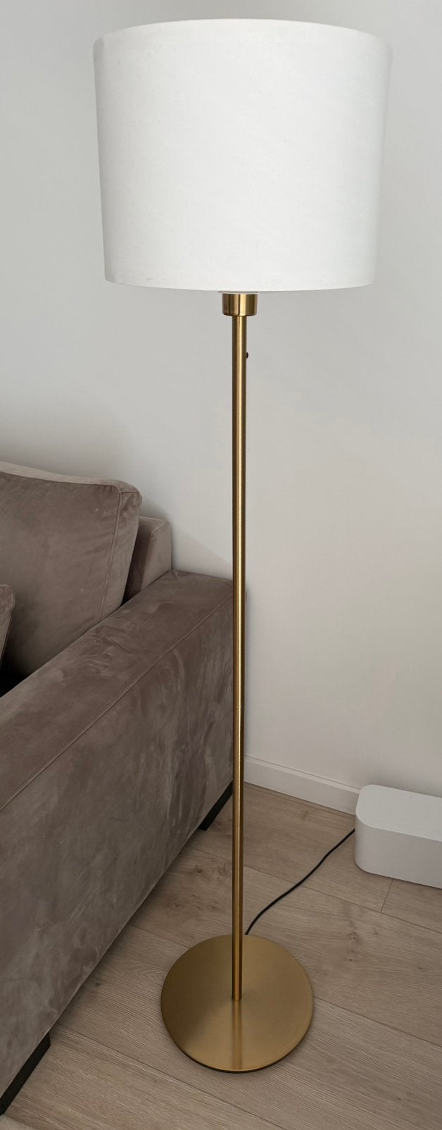 Staande lamp – wit met goud/messing, Ophalen, Zo goed als nieuw