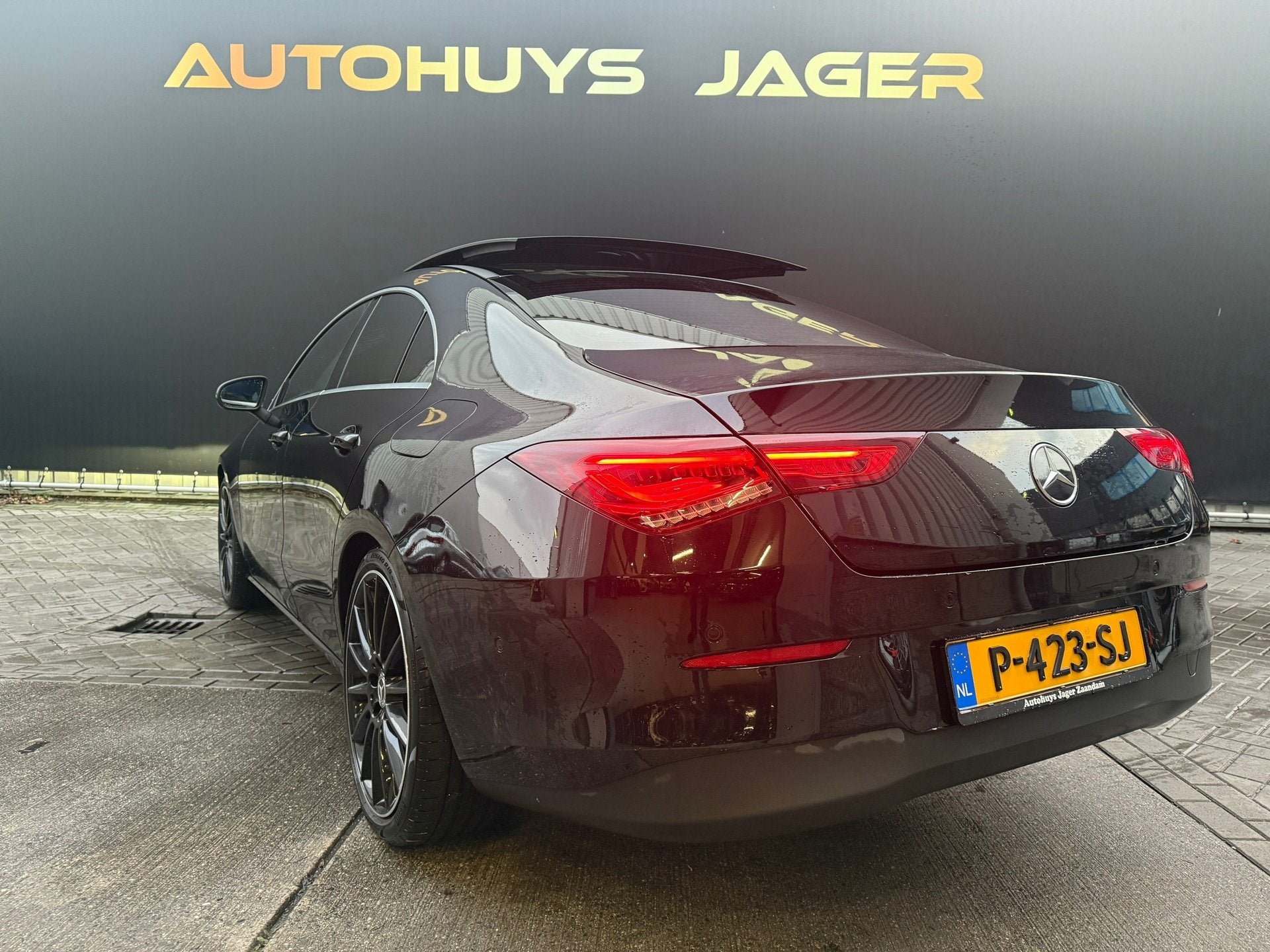 Mercedes-Benz CLA-klasse 180 Business Line|Panorama|Carplay|, Auto's, CLA, Gebruikt, Leder en Stof, Zwart