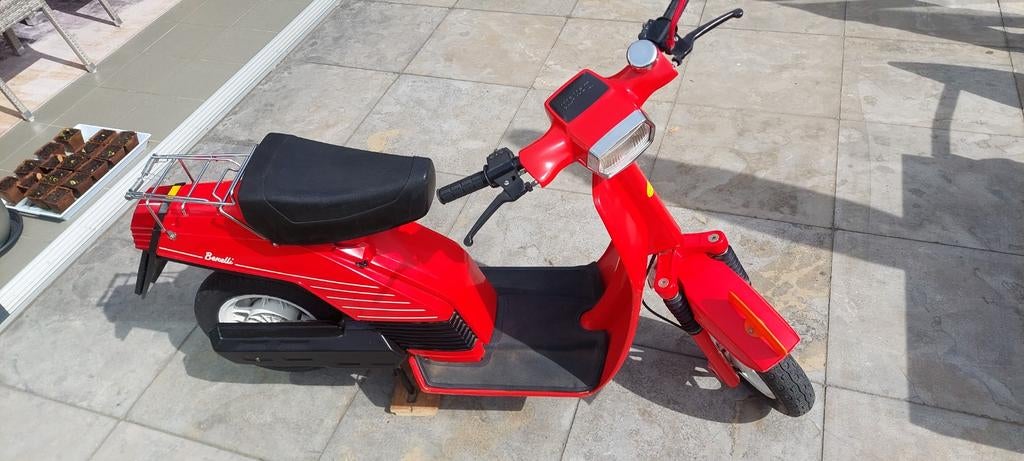 Binelli bella 25 scooter., Ophalen, Benzine