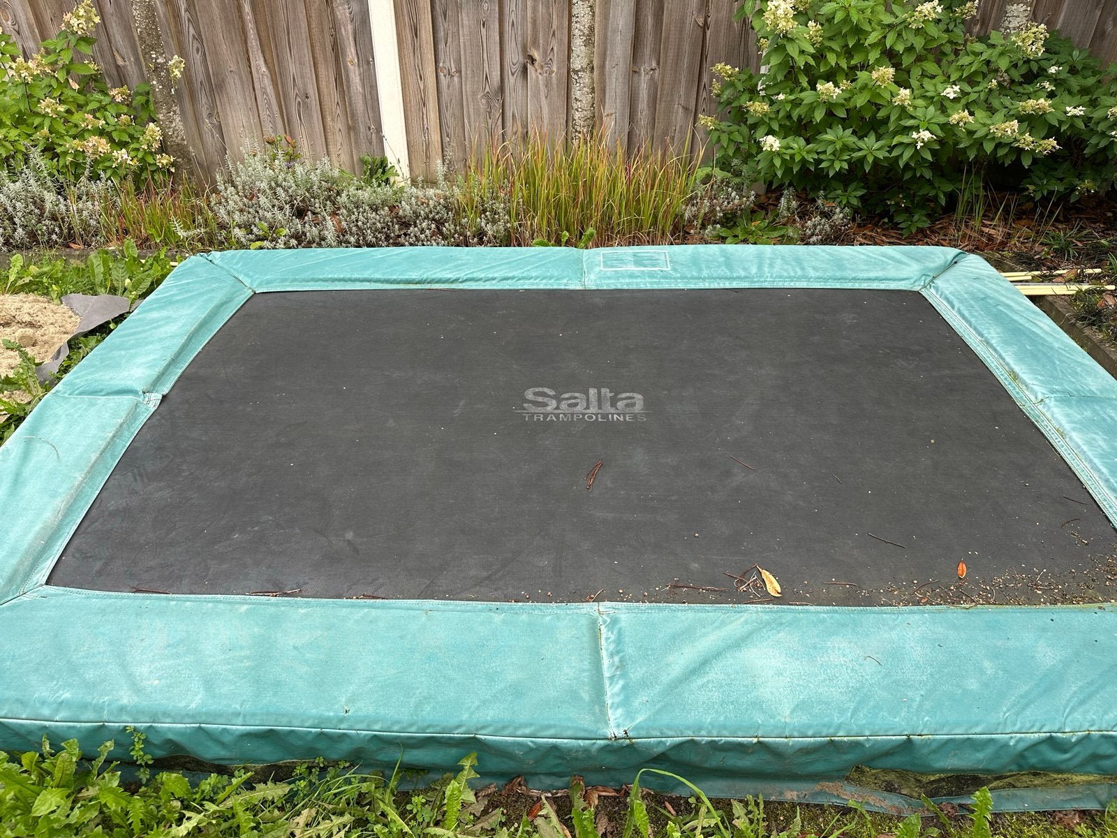 Salta Trampoline - Rechthoekig (2.04 x 3.10 m), Ophalen, Gebruikt