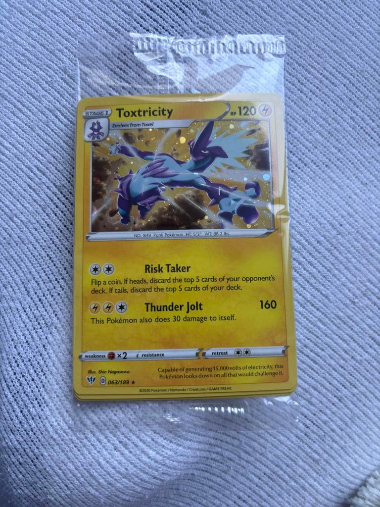Pokémon Toxtricity kaart in plastic verpakking, Ophalen, Nieuw, Losse kaart