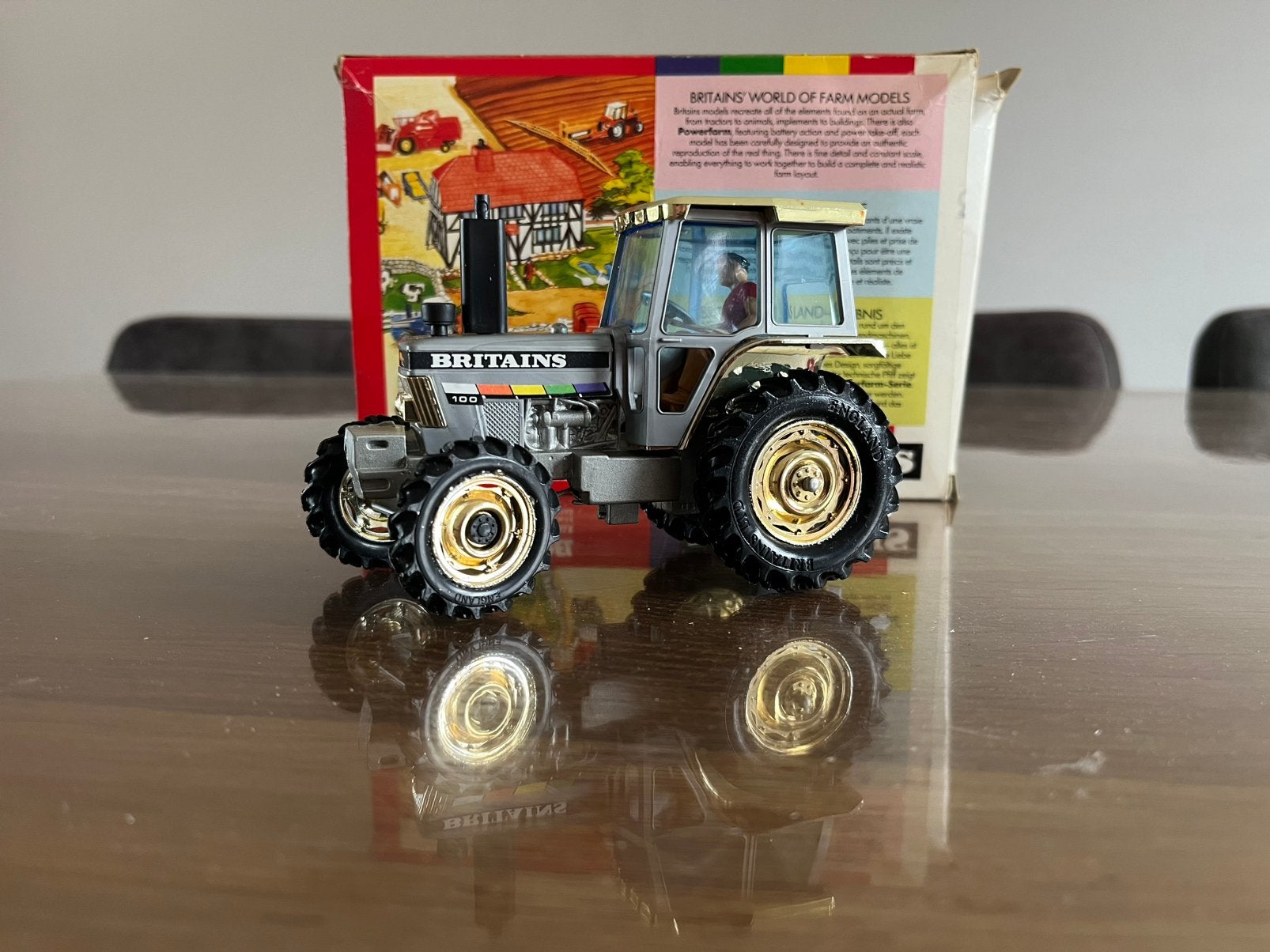 Britains Limited Edition Ford tractor 5892, Hobby en Vrije tijd, Modelauto's | 1:32, Ophalen of Verzenden, Zo goed als nieuw, Tractor of Landbouw