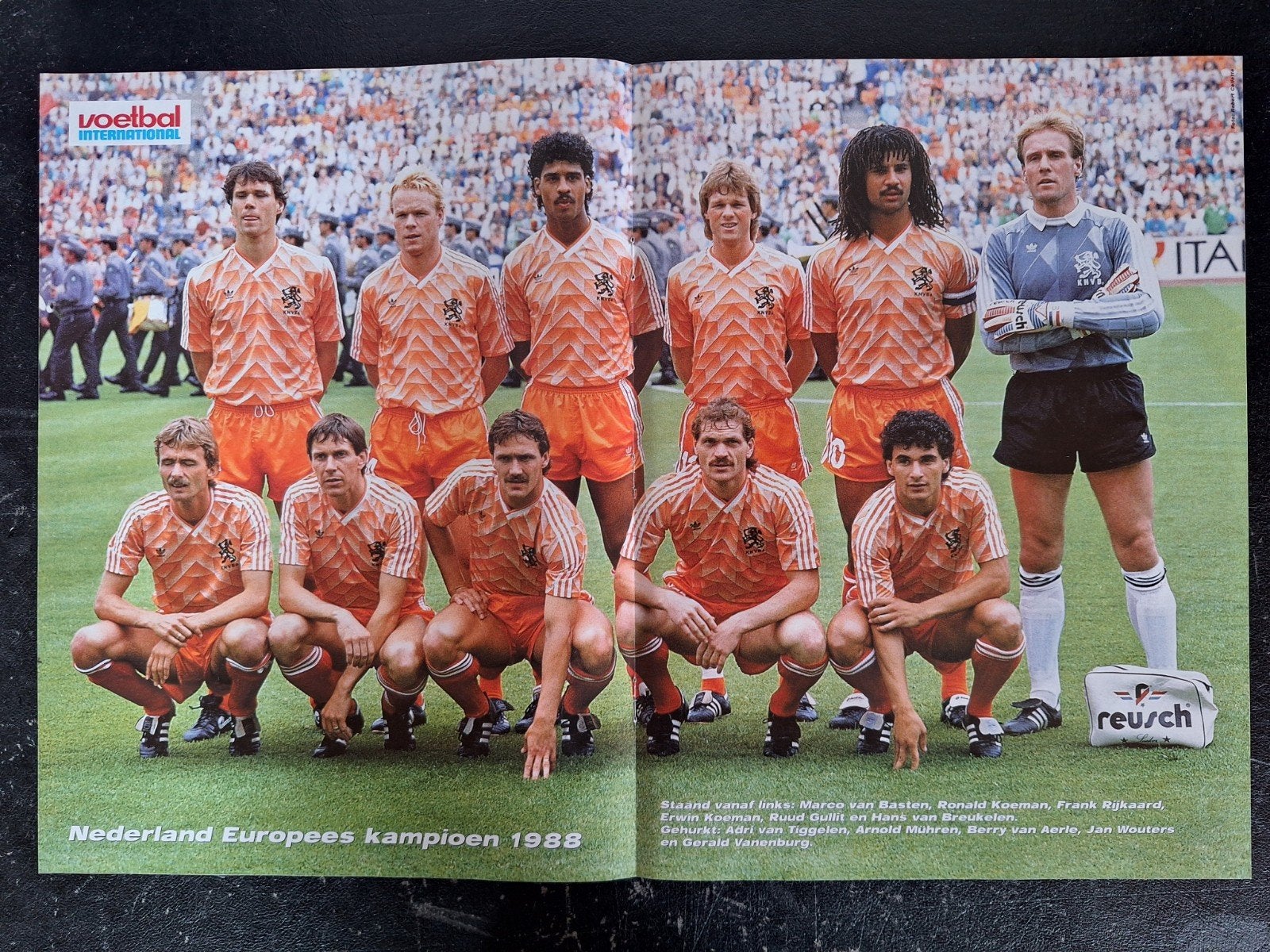 Oude poster Nederlands Elftal Europees Kampioen (1988), Verzamelen, Ophalen of Verzenden, Zo goed als nieuw, Poster, Plaatje of Sticker