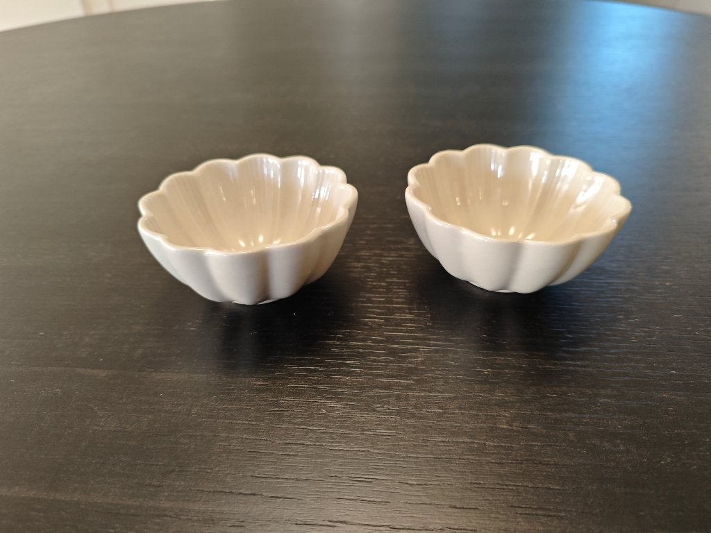 Small bowl in white – flower, Ophalen of Verzenden, Overige stijlen, Schaal of Schalen