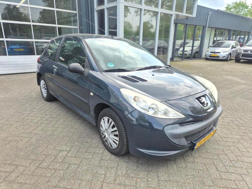 Peugeot 206 + 1.1 XR / trekhaak, Voorwielaandrijving, 206+, Gebruikt, 31 €/maand