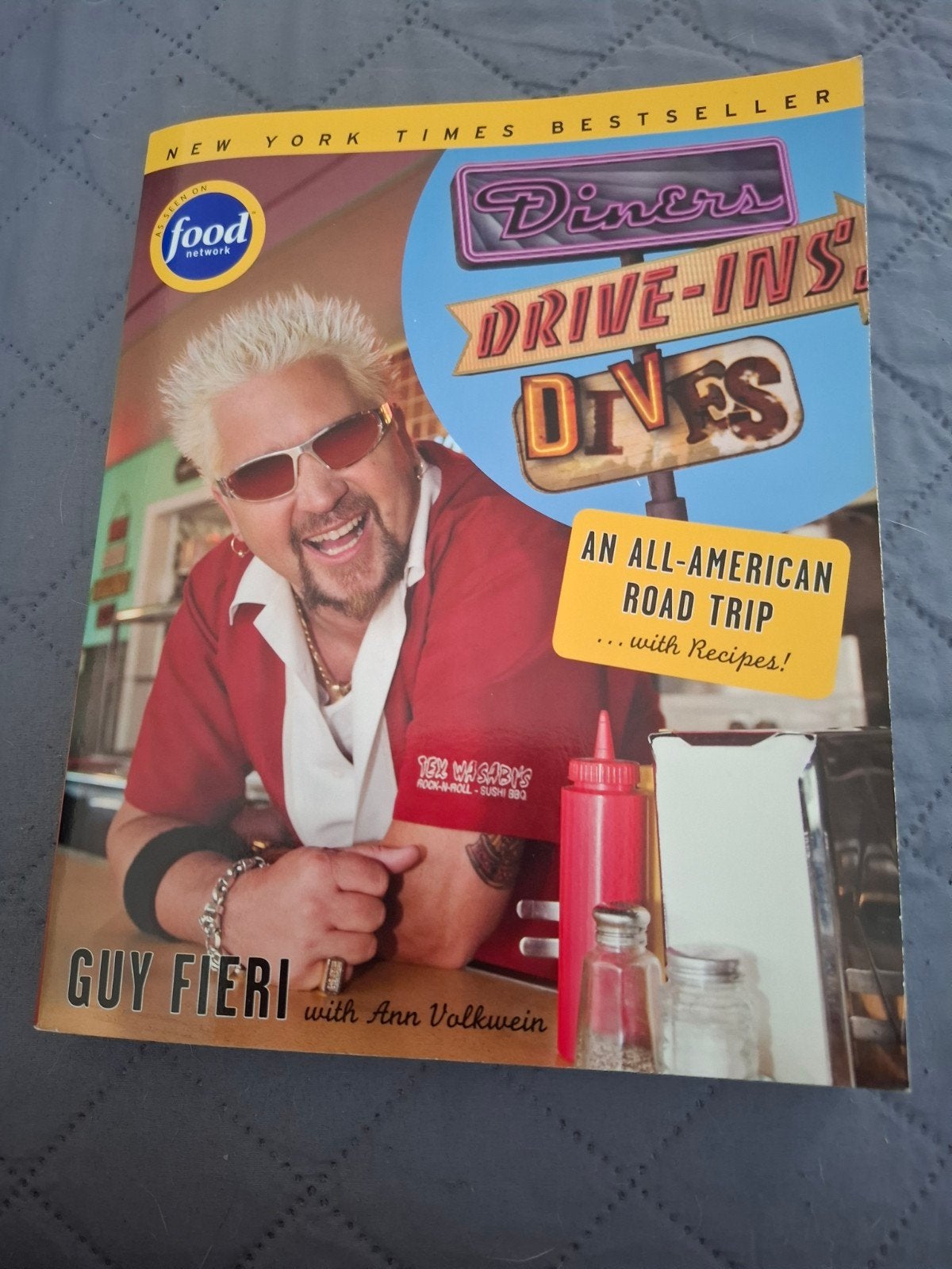 Diners, Drive-Ins and Dives - Guy Fieri Kookboek, Boeken, Kookboeken, Hoofdgerechten, Nieuw, Ophalen of Verzenden, Guy Fieri