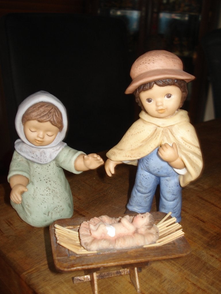 Kerststal beeldjes: Maria, Jozef en kindje Jezus., Ophalen of Verzenden, Zo goed als nieuw, Mens