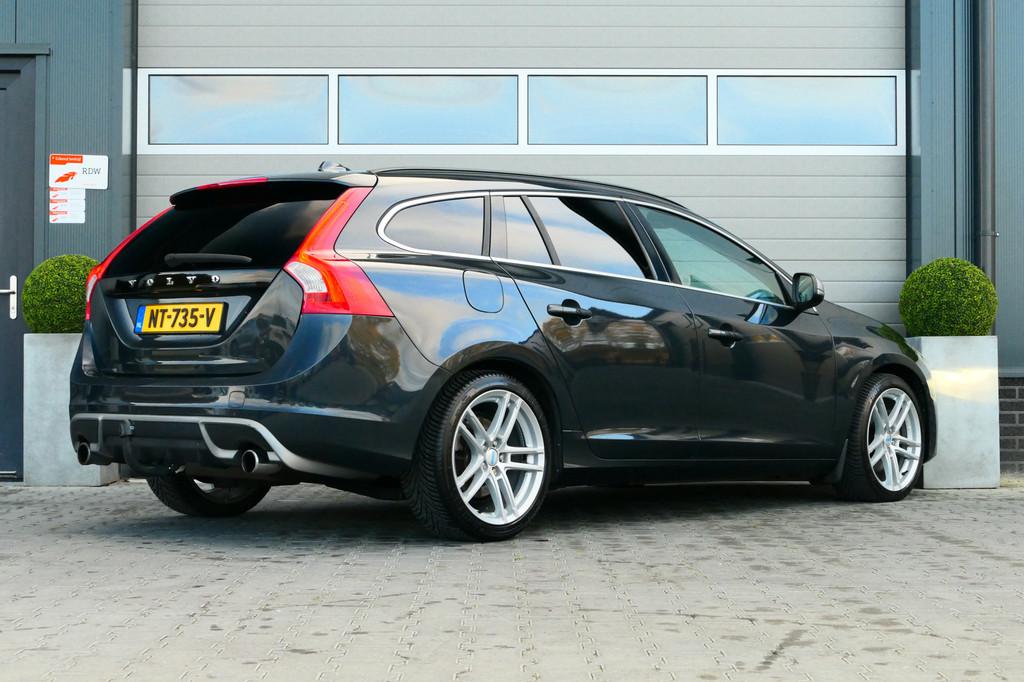 Volvo V60 2.4 D5 R-Design HANDEL/EXPORT! (bj 2012), Voorwielaandrijving, Euro 5, Zwart, 1514 kg