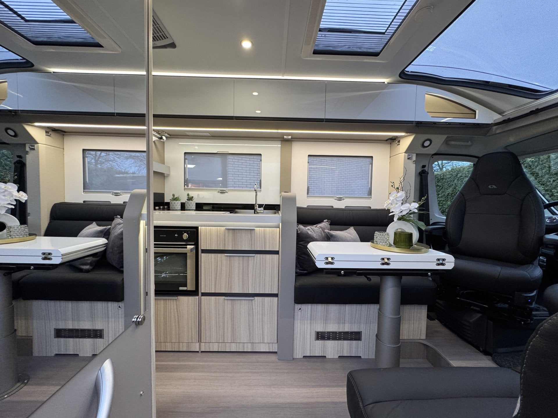 Adria Compact Supreme DL 180 pk AUTOMAAT 9-Traps Euro6 Fiat, Automaat, Airbags, Ringverwarming, 6 tot 7 meter