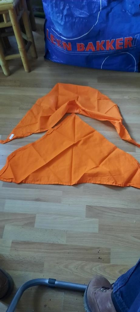 Oranje bandana's - set van 2, Onbekend, Ophalen of Verzenden, Zo goed als nieuw