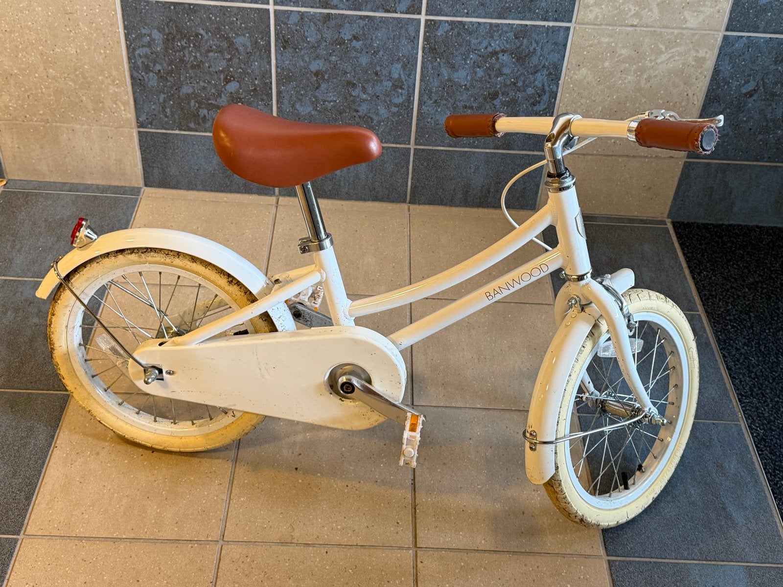 Banwood kinderfiets - Crème met bruine accenten, Ophalen, Gebruikt, Velgrem, 16 tot 20 inch