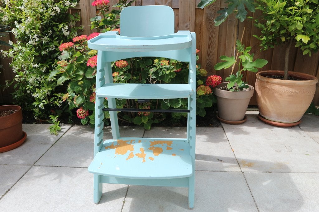 Kidsmill Up! kinderstoel in lichtblauw, Kinderen en Baby's, Kinderstoelen, Ophalen, Gebruikt, Meegroeistoel, Afneembaar eetblad