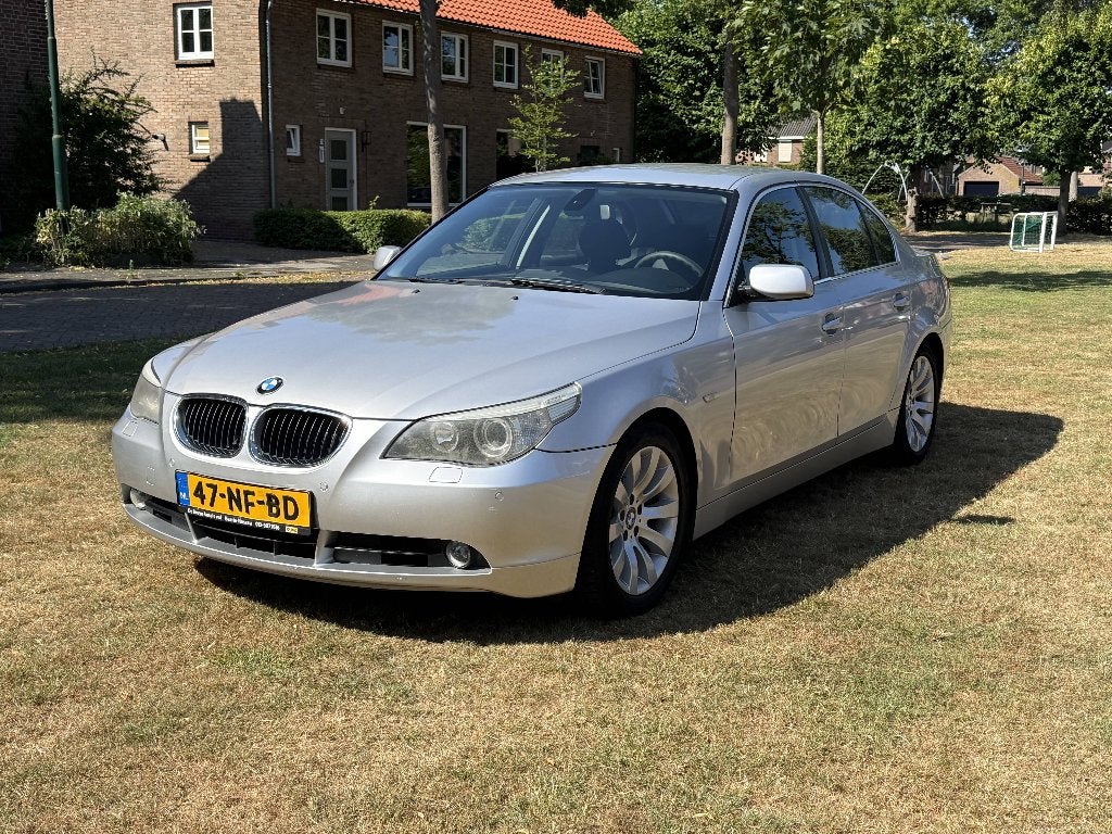 BMW 530i High Executive leer E60 Carplay  apk tot 08-2027, Automaat, Achterwielaandrijving, Zwart, 2000 kg