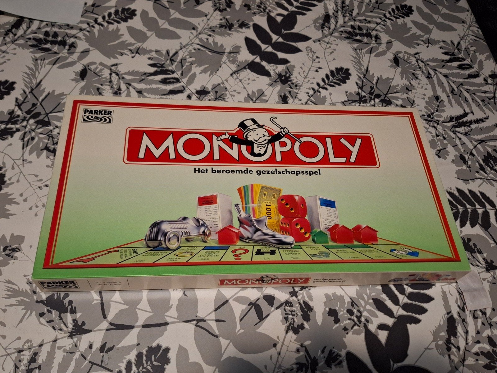 Oude Monopoly. Nederlandse Gulden Editie. Compleet., Vijf spelers of meer, Ophalen of Verzenden, Zo goed als nieuw, Parker
