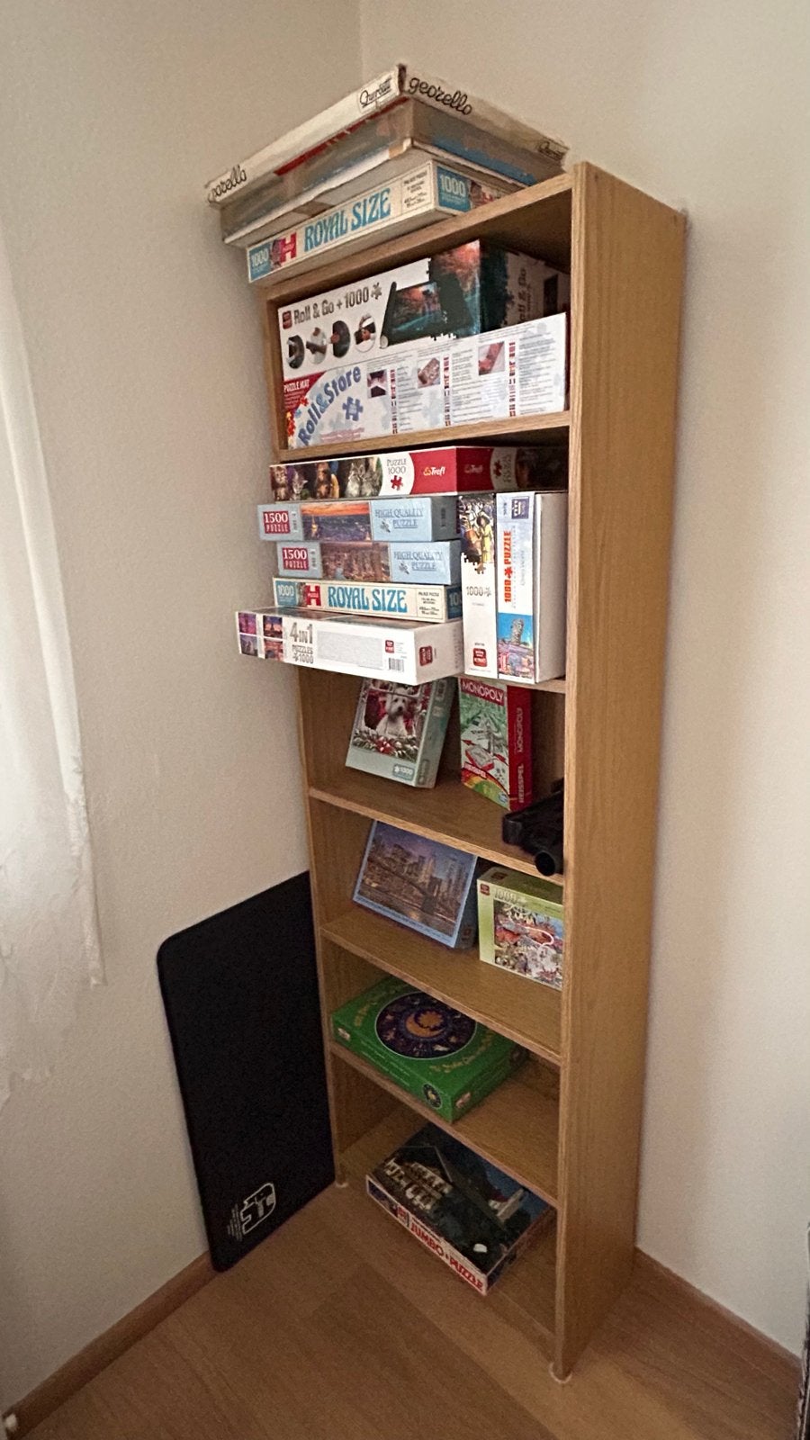 Kast vol diverse puzzels gratis af te halen in Eygelshoven, Ophalen, 500 t/m 1500 stukjes, Gebruikt, Legpuzzel