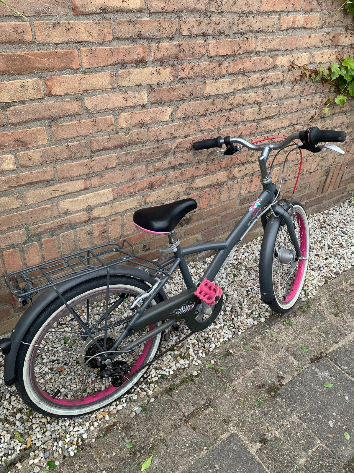B'Twin kinderfiets 20 inch, grijs/roze, Ophalen, Gebruikt, Velgrem, 16 tot 20 inch