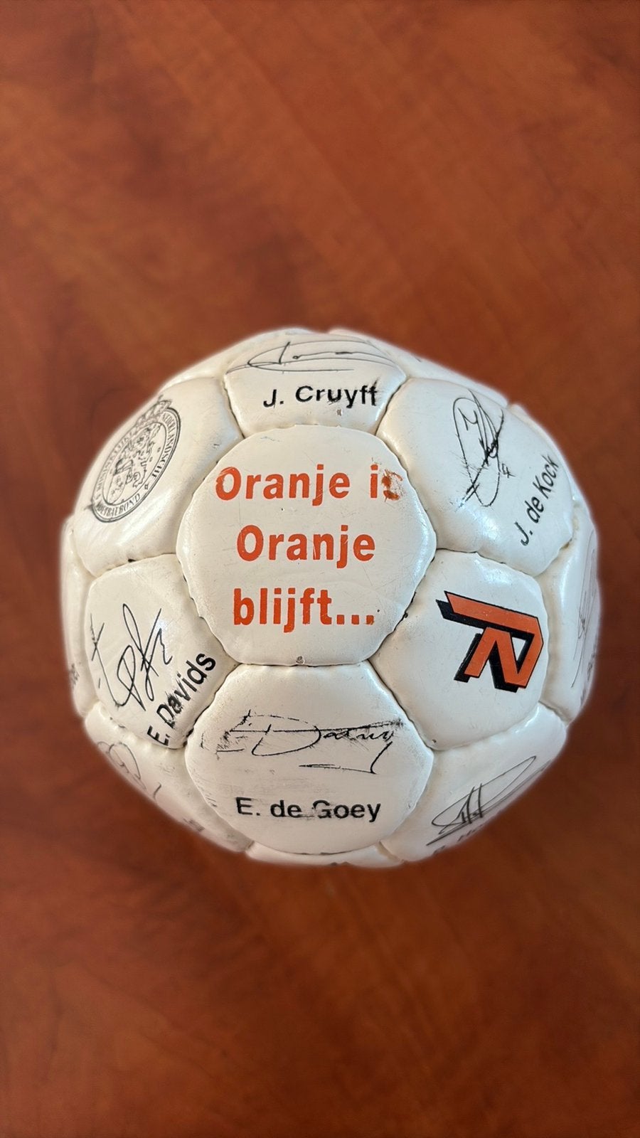 Voetbal met handtekeningen spelers EK 1996, Verzamelen, Sportartikelen en Voetbal, Ophalen of Verzenden, Gebruikt, Overige typen