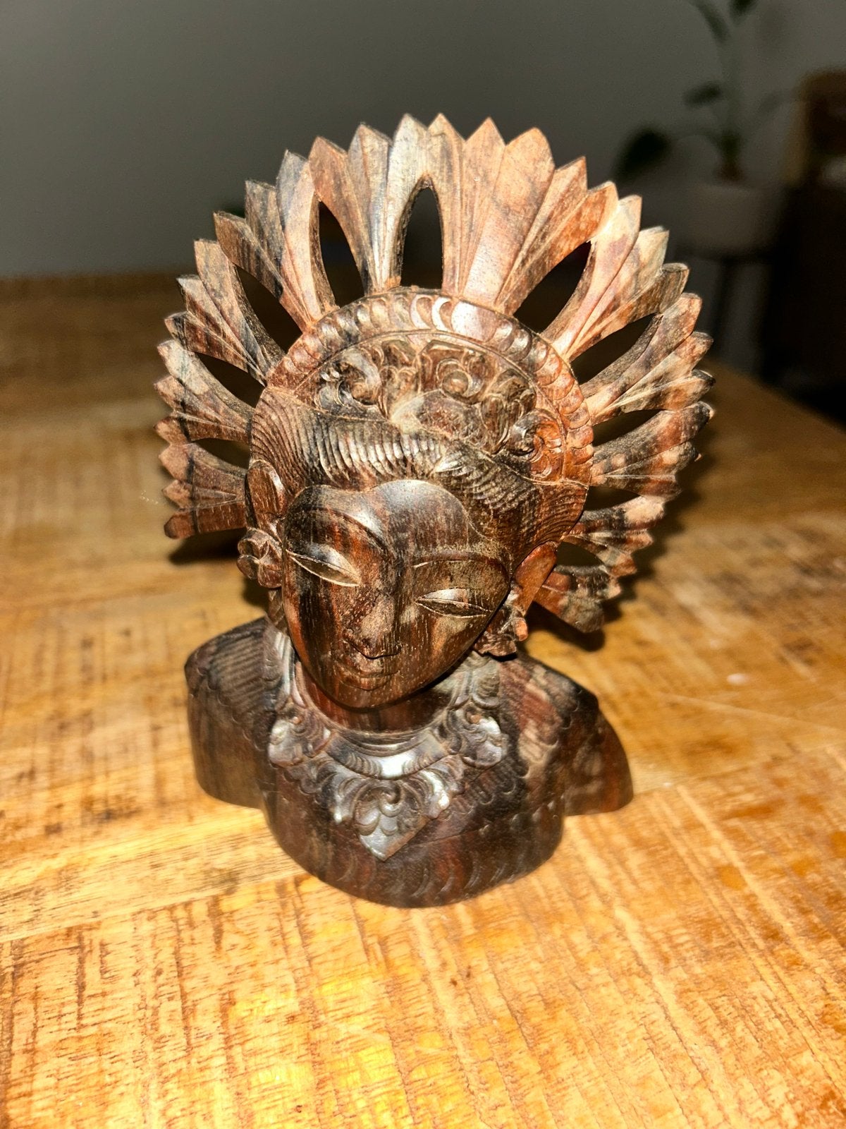Houten Buste van een Balinese Danseres, Minder dan 20 cm, Buste, Ophalen of Verzenden, Handgemaakt