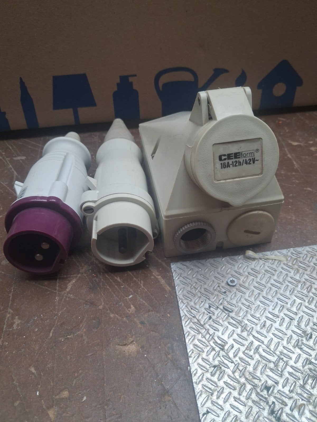 CEEform Stekkerdoos en Stekkers 16A-12h/42V, Ophalen of Verzenden, Gebruikt, Overige merken, Stekkerdoos
