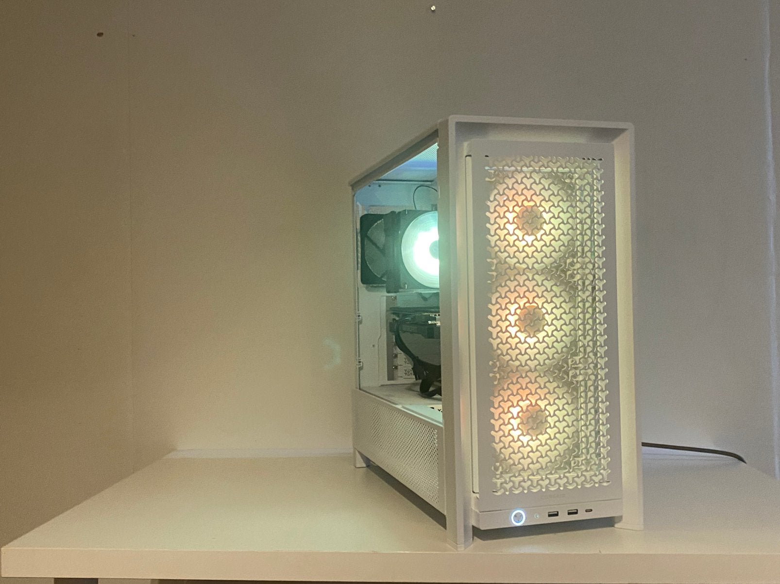 Foto 13 van Game PC - I5 9600K - Rtx 2060 Super - 32GB RGB Pro - 1TB SSD