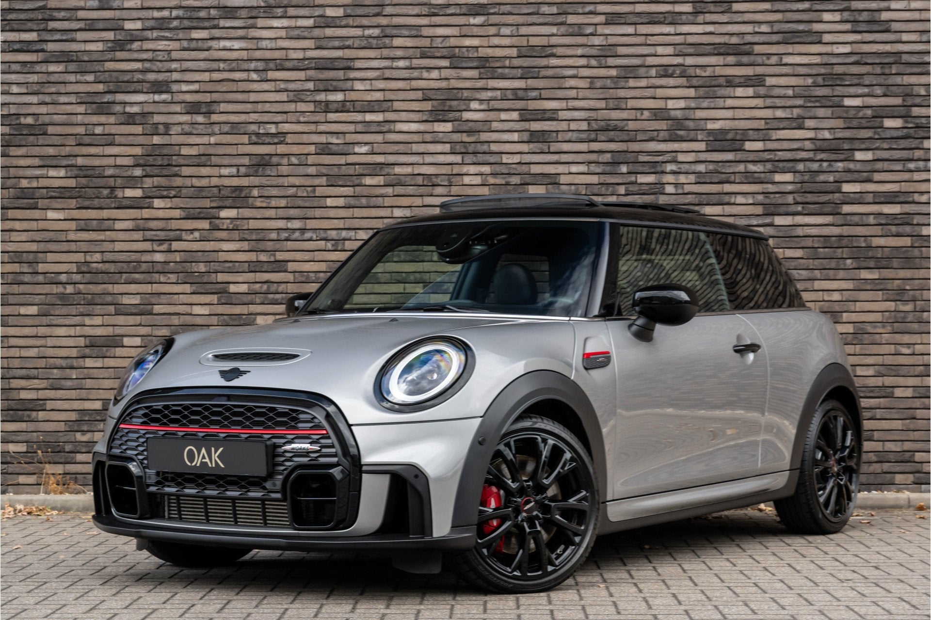 MINI 3-deurs 2.0 John Cooper Works F1 Aut. | Navi | Panorama, Auto's, Gebruikt, Zwart, 4 cilinders, 4 stoelen