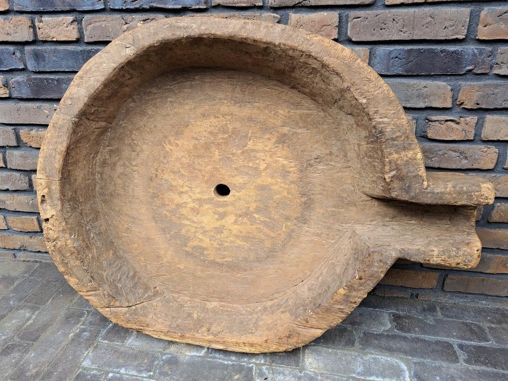Grote  Houten schaal., Ophalen