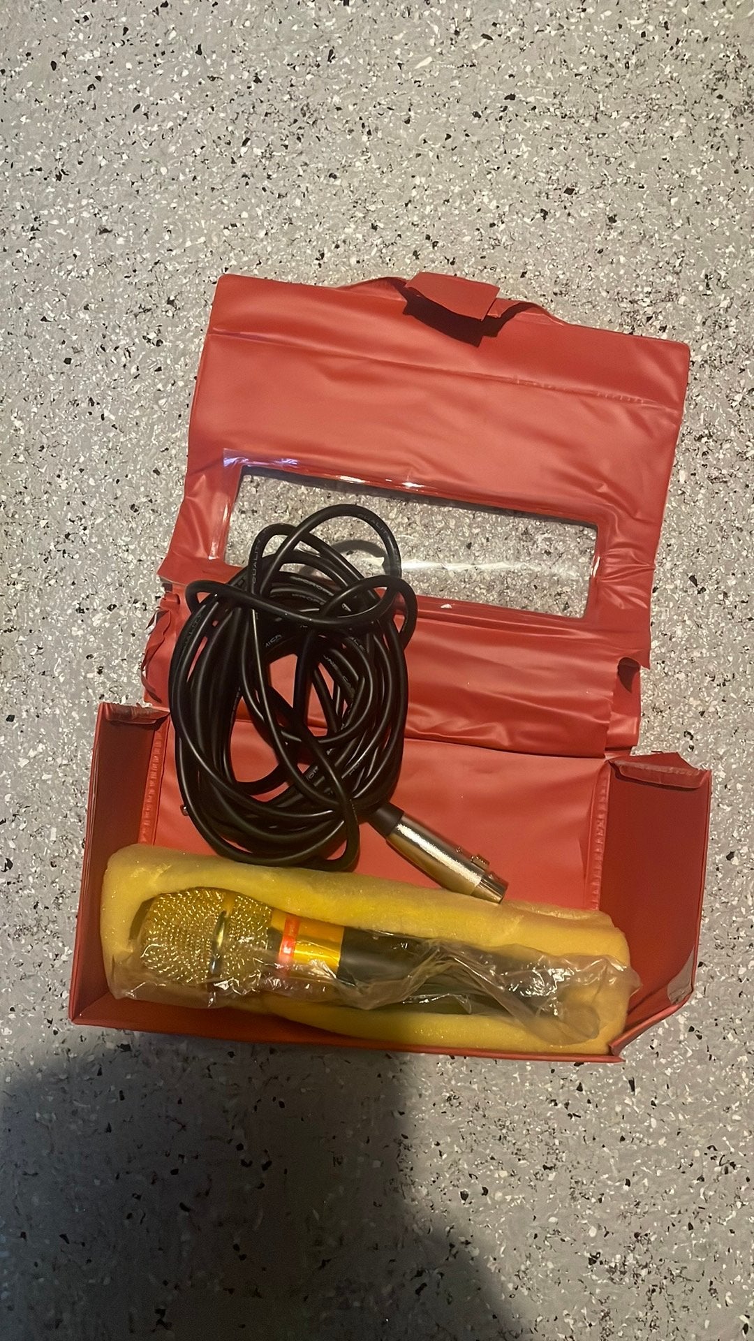 Te koop mooie microfoon, Ophalen of Verzenden, Nieuw, Zangmicrofoon