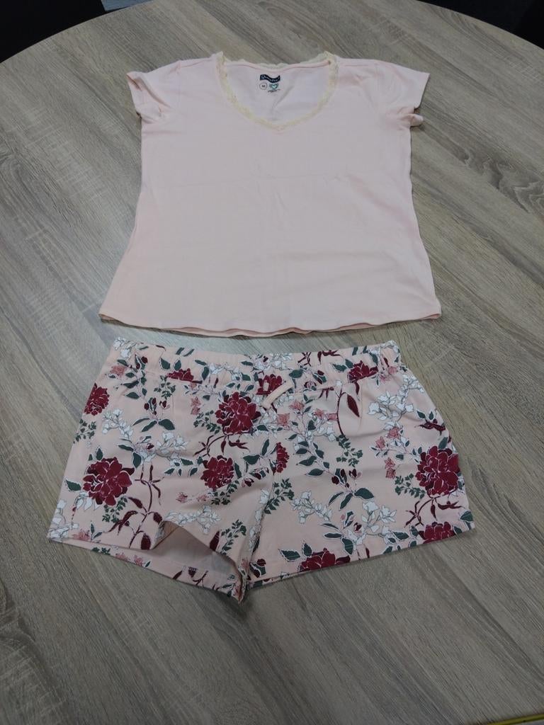 Queentex pyjama set: roze T-shirt en shorts, Queentex, Ophalen of Verzenden, Zo goed als nieuw, Maat 38/40 (M)