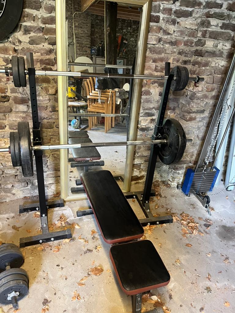 Complete Krachtstation: Pulley, Squatrek, Bank & Gewichten, Sport en Fitness, Fitnessmaterialen, Ophalen, Gebruikt, Armen, Fitnessbank