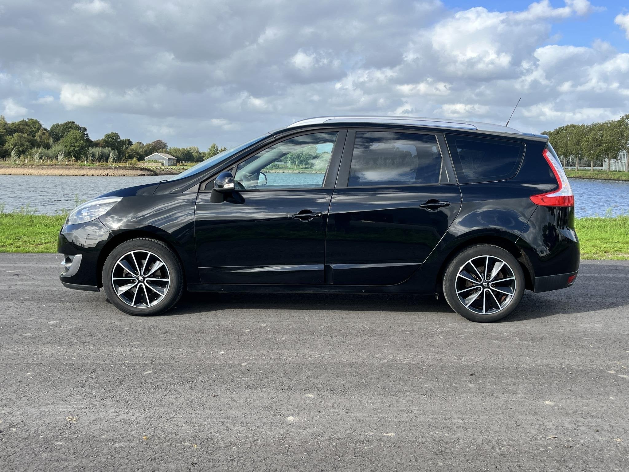 Renault Grand Scénic 1.2 TCe Bose Clima, cruise, pdc achter, Auto's, Voorwielaandrijving, Stof, Gebruikt, 4 cilinders