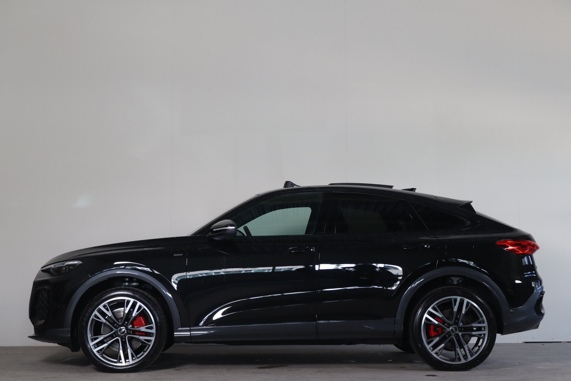 Audi Q5 Sportback 2.0 TFSI e-hybrid quattro S Competition Pa, Automaat, Gebruikt, 4 cilinders, 38 km/l