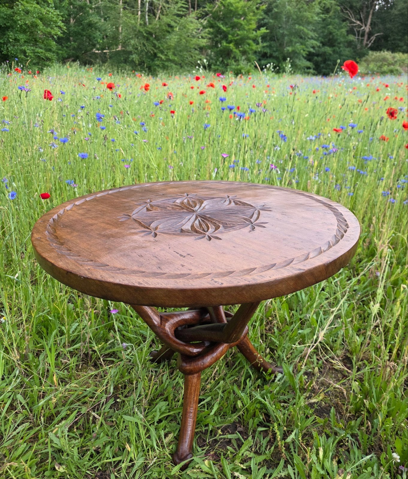 Vintage Afrikaanse Bijzettafel van Massief Hout, 45 tot 60 cm, Gebruikt, Rond, Vintage Boho Rustiek