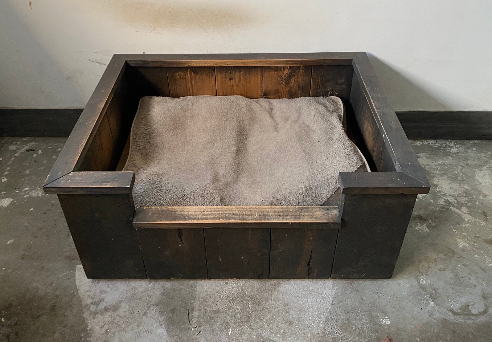 Houten hondenmand, Ophalen, Zo goed als nieuw, Overige