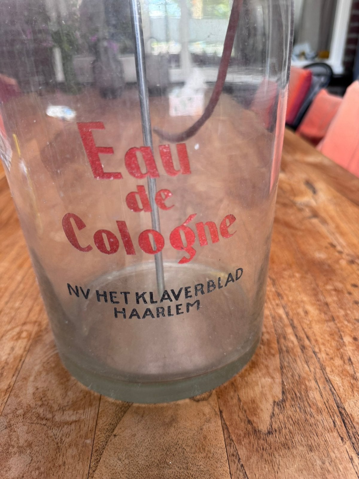 Oude eau d’ocologne vulfles, Ophalen