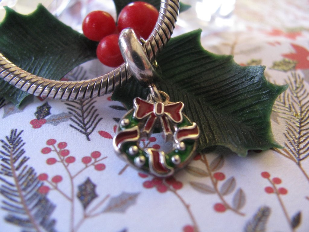 Pandora KERST bedel 796362ENMX = krans + EMAILLE, Pandora, Ophalen of Verzenden, Zo goed als nieuw, 1 bedel