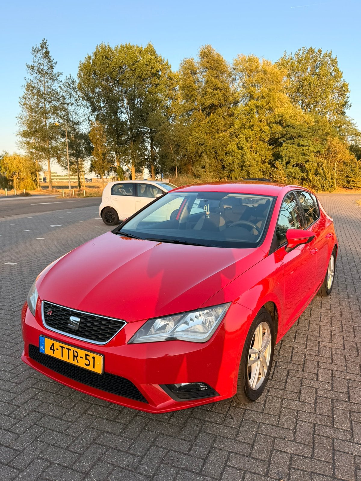 Seat Leon 1.2 TSI 63KW/85PK 2014 Rood, Voorwielaandrijving, Stof, 4 cilinders, Leon