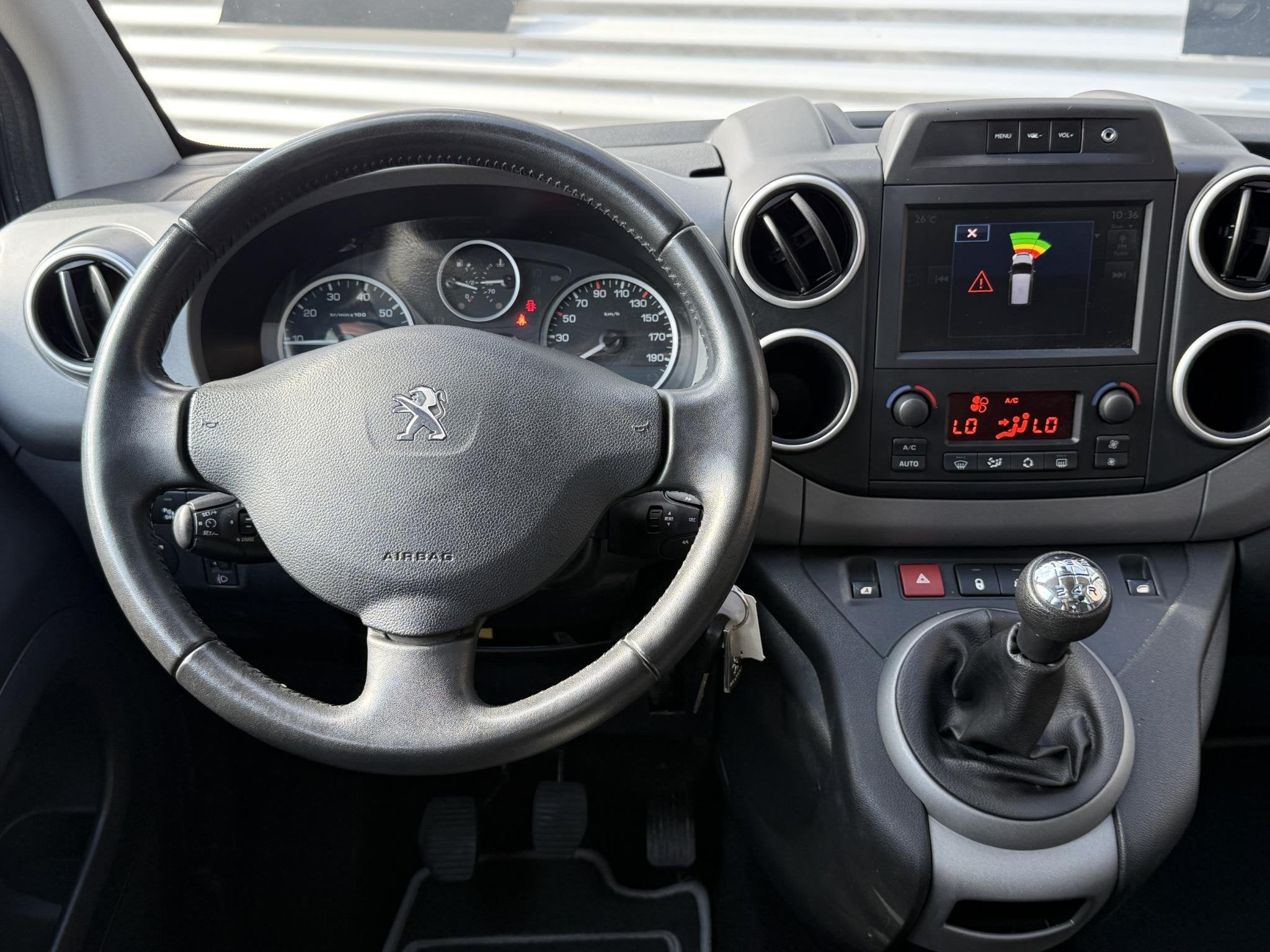 Peugeot Partner Tepee 1.2 PureTech Active 1e Eigenaar|Navi|C, Auto's, Peugeot, Voorwielaandrijving, Stof, Gebruikt, 1199 cc