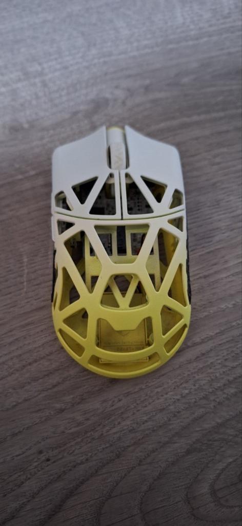 Wlmouse beast x max, Muis, Gaming muis, Ophalen of Verzenden, Zo goed als nieuw