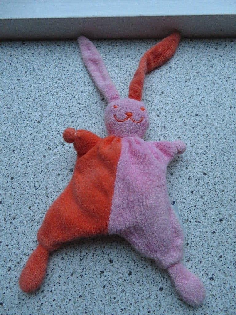 Konijn of konijntje merk Difrax roze oranje badstof, Kinderen en Baby's, Speelgoed | Knuffels en Pluche, Gebruikt, Konijn, Ophalen of Verzenden