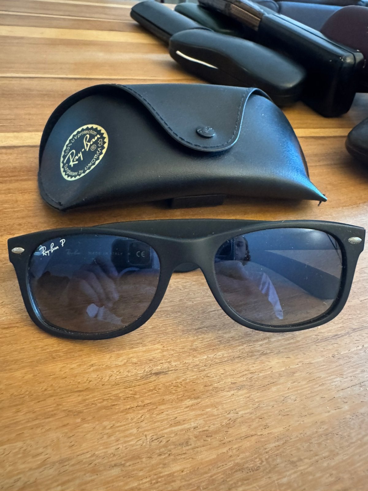 Ray-ban New Wayfar RB2132 Polarized, Ophalen of Verzenden, Zo goed als nieuw, Zwart, Ray-Ban