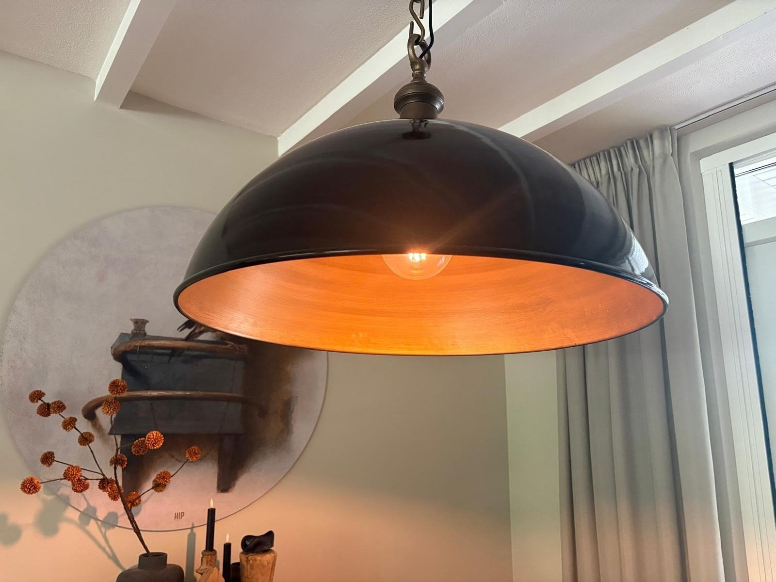 Grote Zwarte Industriële Hanglamp met Koperen Binnenkant, Huis en Inrichting, Ophalen, Zo goed als nieuw, Metaal, Industrieel, Modern, Klassiek