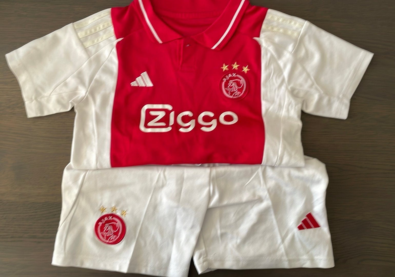 Ajax tenue - shirt en broek maat 24 (134/140) 6-8 jaar, Ophalen of Verzenden, Gebruikt, Ajax, Shirt