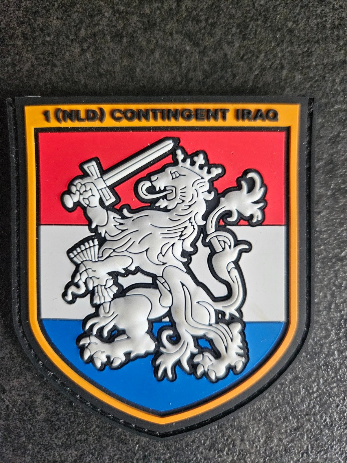 Embleem 1 (NLD) Contingent Irak, Verzamelen, Verzenden, Landmacht, Nederland, Embleem of Badge