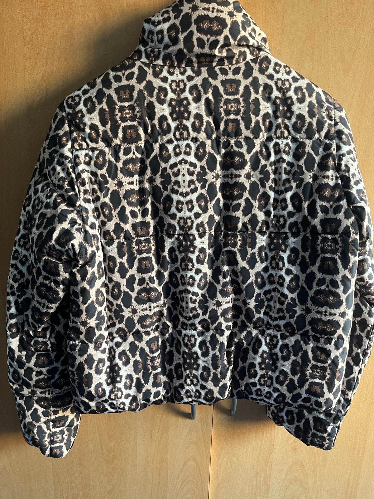 Jacqueline de Yong Leopard Puffer Jas Maat S, Ophalen, Zo goed als nieuw, Maat 36 (S), Meerkleurig