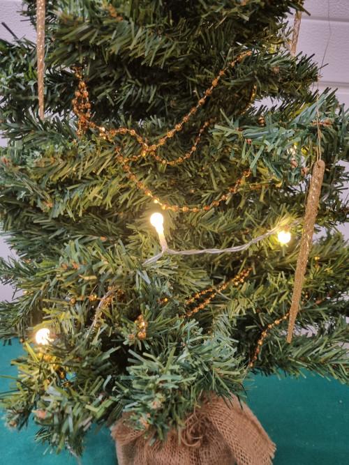 -	Kerstboompje op jutte zak, Ophalen of Verzenden, 'T Olde Gre-j, Info@toldegrej.nl, Endepoelstraat 20f Didam