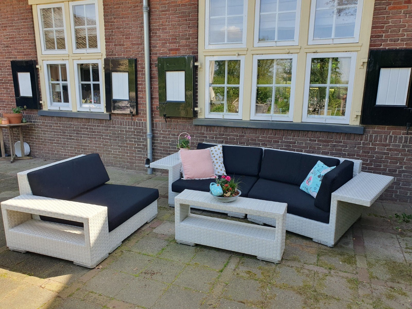 Loungeset met zwarte kussens, Ophalen, 4 zitplaatsen, Gebruikt, Bank